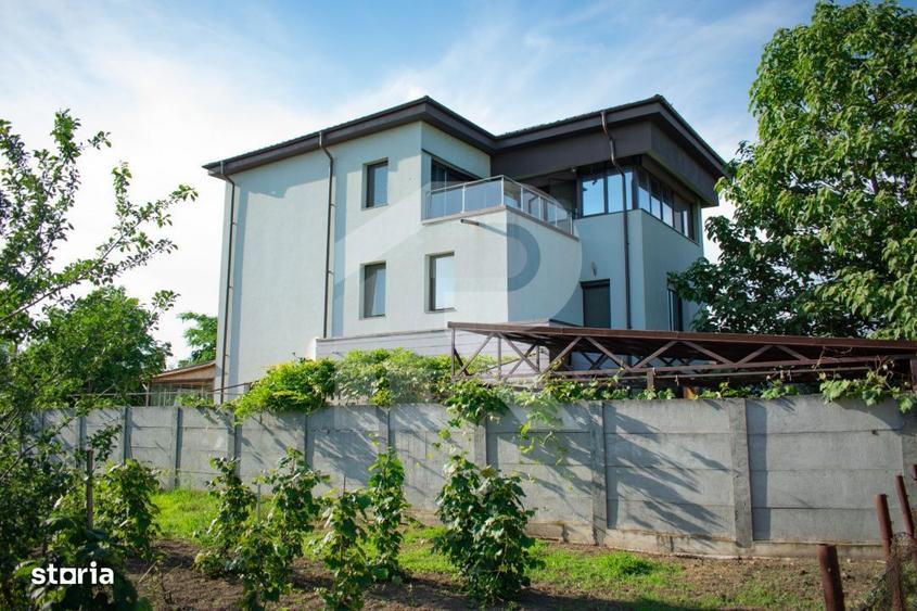 Casă cu 6 camere cu Teren 700 Mp în Crevedia