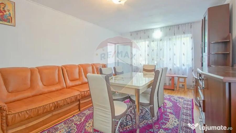 Casă cu 7 camere cu Teren 168 Mp în Central