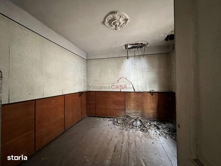 Casă cu 5 camere cu Teren 300 Mp în Central
