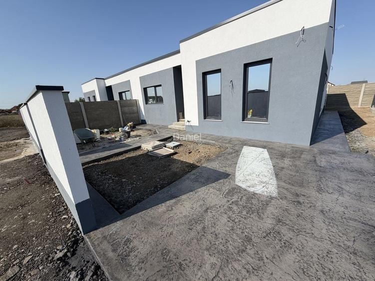 Duplex de vanzare in Remetea Mare