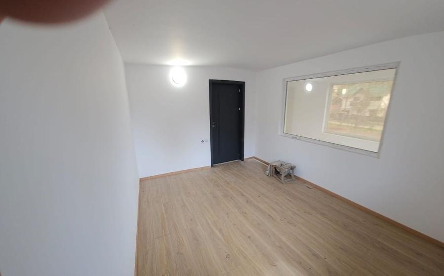 Casă cu 3 camere în Ștefănești