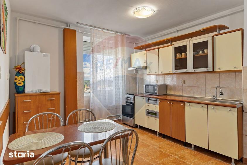 Apartament cu 3 camere, mobilat în Malul Mureșului
