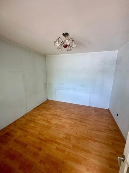 Apartament cu 2 camere semidecomandat în Podu Roș