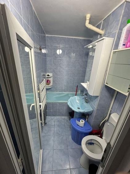 Apartament cu 3 camere în Romanești