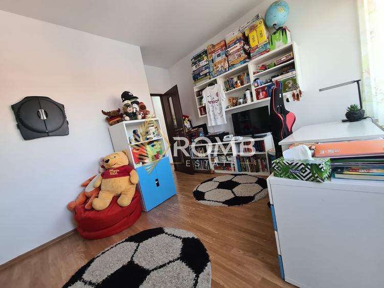 Apartament cu 3 camere semidecomandat, mobilat în Mănăștur