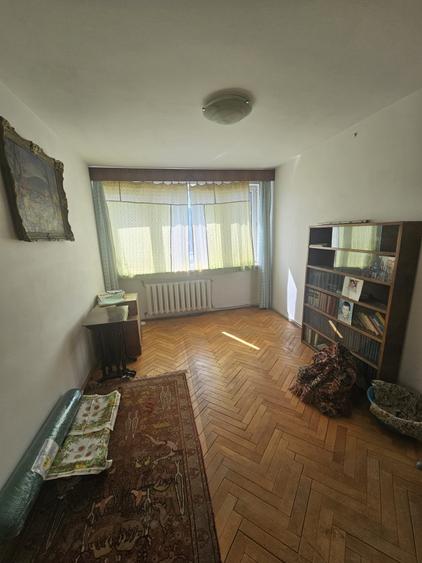 Apartament cu 3 camere semidecomandat, mobilat în Grigorescu