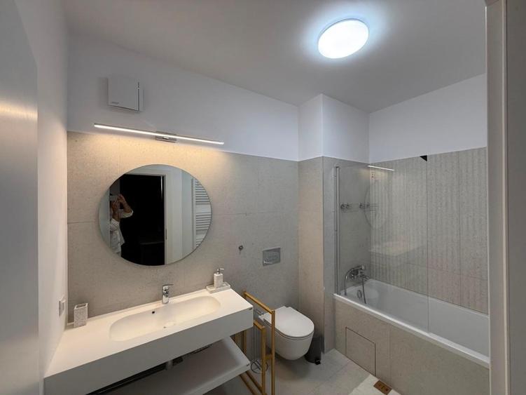 Apartament cu 3 camere semidecomandat în 23 August (Cațelul)