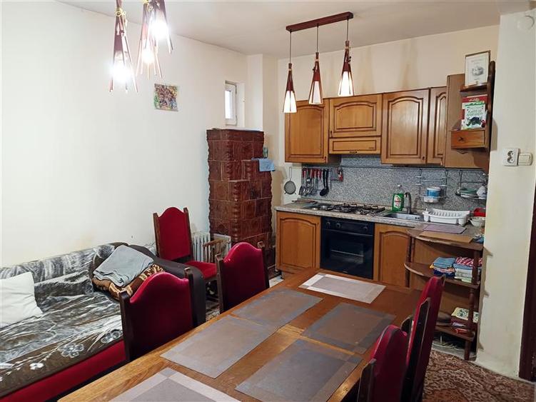 Casă individuală cu 5 camere cu Teren 315 Mp în Sud