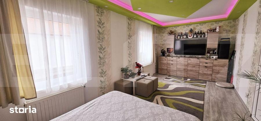 Casă cu 7 camere cu Teren 1346 Mp în Central