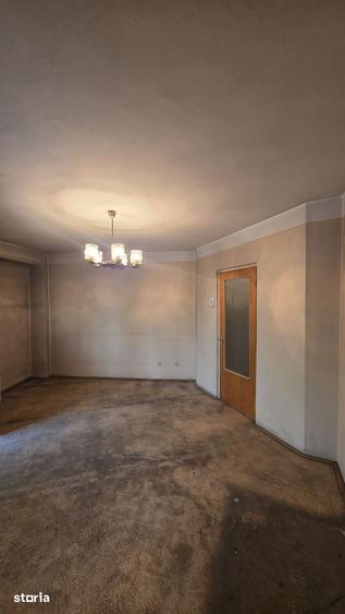 Apartament cu 2 camere decomandat în Gara de Nord