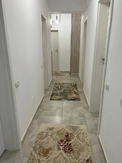Apartament cu 4 camere decomandat, mobilat în Central