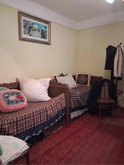 Casă cu 3 camere cu Teren 900 Mp în Poiana Sibiului