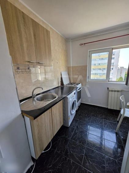 Apartament cu 2 camere semidecomandat, mobilat în Iancului