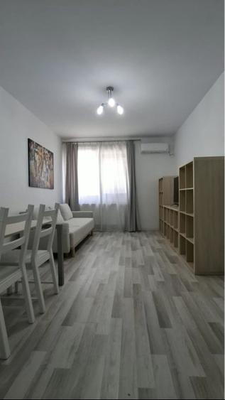 Apartament cu 3 camere decomandat în Fundeni