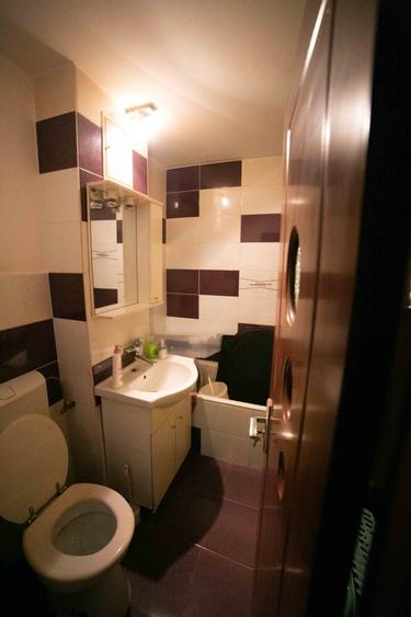 Apartament cu 3 camere decomandat în Craiter