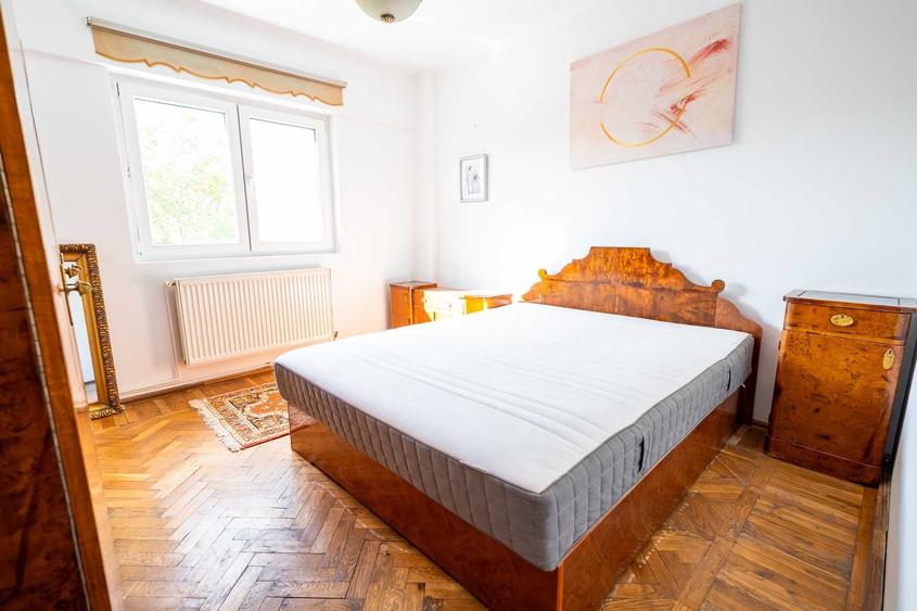 Apartament cu 3 camere decomandat, mobilat în Ultracentral