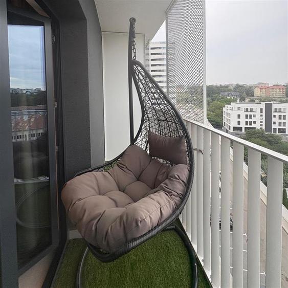 Apartament cu 3 camere semidecomandat, mobilat în Universității