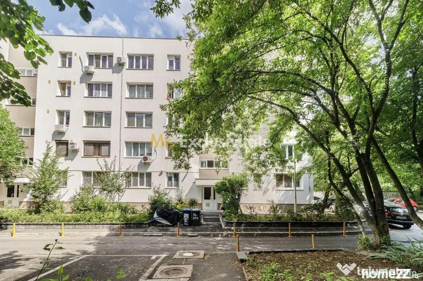 Apartament cu 3 camere decomandat în Valea Oltului