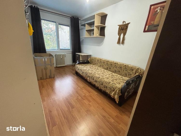 Apartament cu 2 camere semidecomandat în Podu Roș