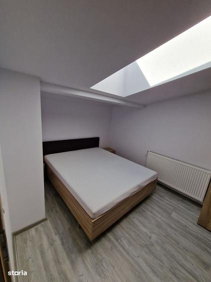 Apartament cu 3 camere semidecomandat în Valea Adâncă