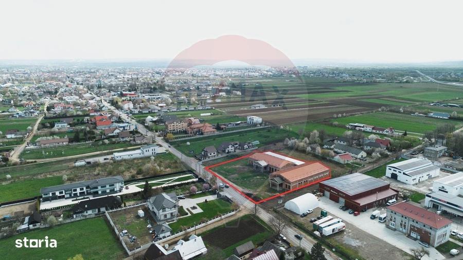 Spațiu comercial, de 1,800 mp, în Central
