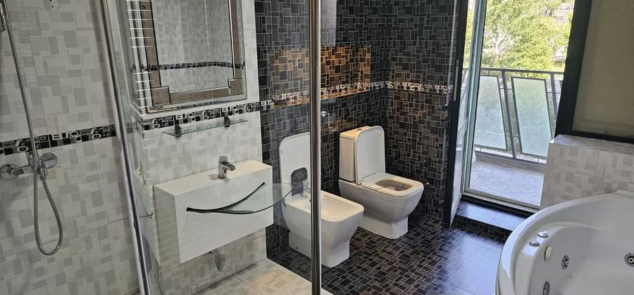 Apartament cu 3 camere decomandat, mobilat în Gării
