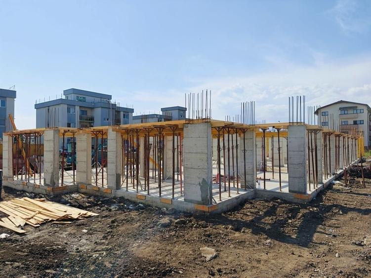 Apartament cu 2 camere decomandat în Sânpetru
