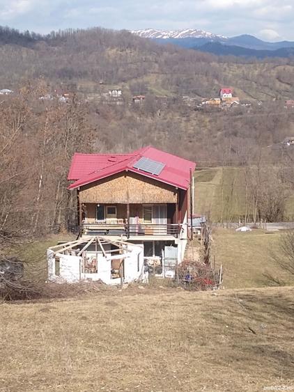 Casă cu 12 camere cu Teren 958 Mp în Homorâciu
