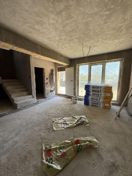 Duplex cu 5 camere cu Canalizare în 1 Decembrie 1918