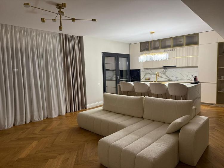 Apartament cu 3 camere decomandat, mobilat în Pipera