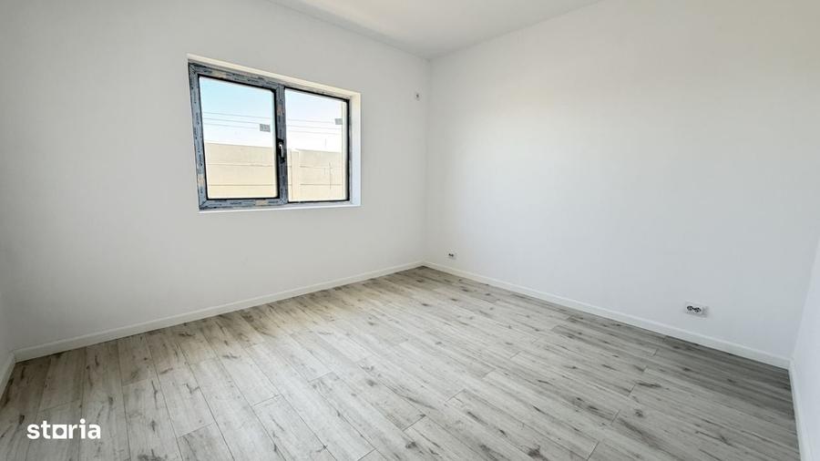Casă cu 4 camere cu Teren 350 Mp în Clinceni