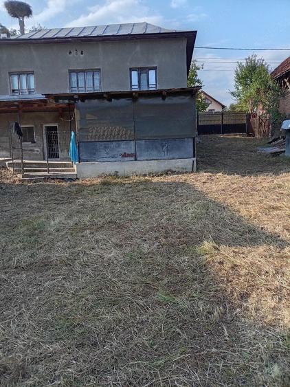 Casă cu 3 camere cu Teren 2500 Mp în Zorlești