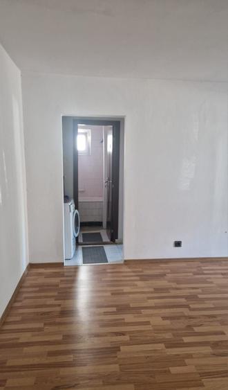Apartament cu 2 camere semidecomandat în Deve