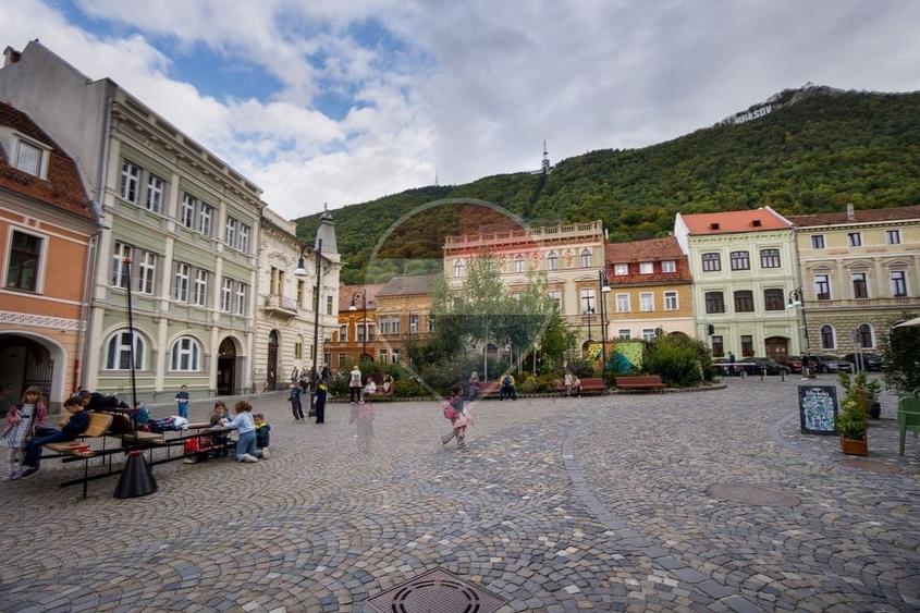 Apartament cu 3 camere decomandat în Centrul Istoric