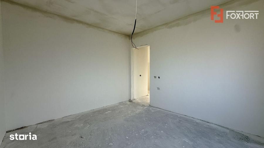 Casa individuala de vanzare, 8 camere + 4 bai - Mosnita Veche - 18
