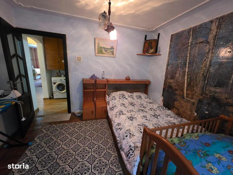 Apartament cu 4 camere decomandat în Central