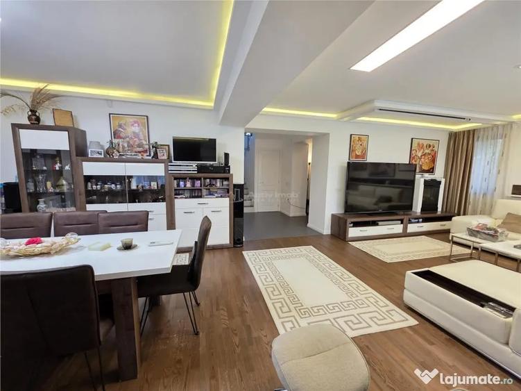 Casă cu 10 camere cu Teren 620 Mp în Mogoșoaia