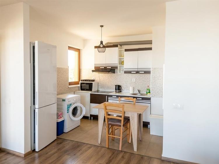 Apartament cu 2 camere decomandat, mobilat în Bună Ziua