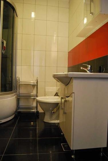 Garsonieră decomandată în Central