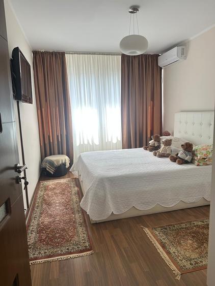 Apartament cu 3 camere semidecomandat în Ștefan cel Mare