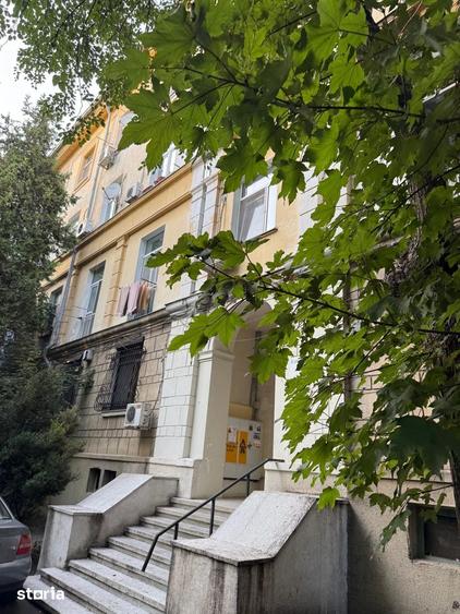 Apartament cu 2 camere în Podu Roș