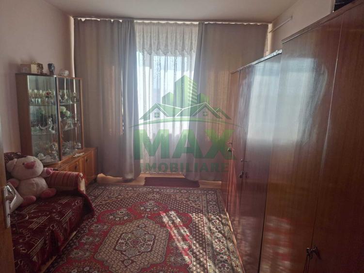 Apartament cu 3 camere decomandat în Vest
