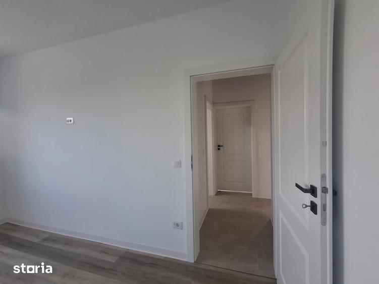 Casă cu 5 camere cu Teren 500 Mp în Bucium