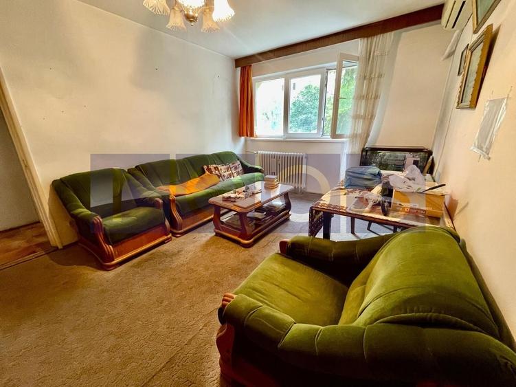 Apartament cu 3 camere semidecomandat, mobilat în P-ța Muncii