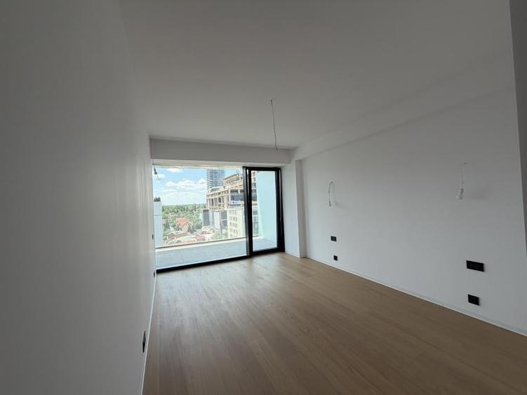 Apartament cu 4 camere decomandat în Floreasca