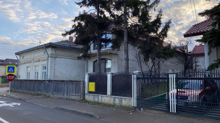Casă cu 4 camere în Central