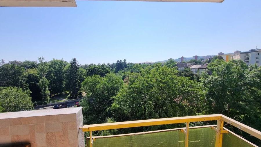 Apartament cu 3 camere decomandat în Zorilor