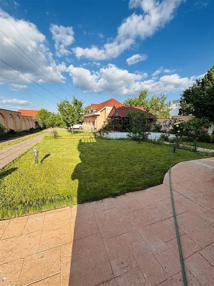 Casă cu 14 camere cu Canalizare în Sânmartin