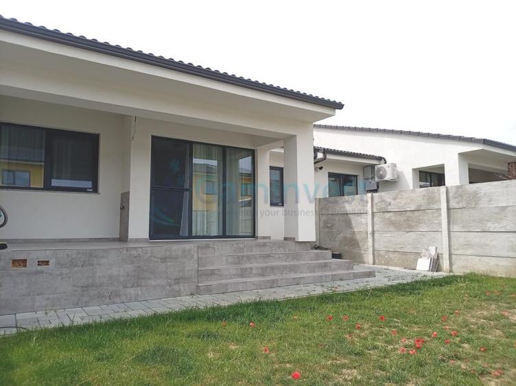 Casă individuală cu 4 camere cu Canalizare în Cihei