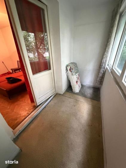 Apartament cu 3 camere semidecomandat în Dristor